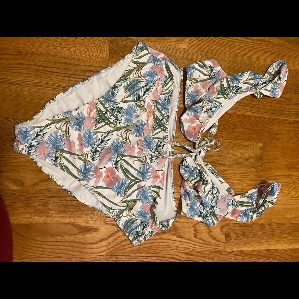 Boohoo bathing suit set